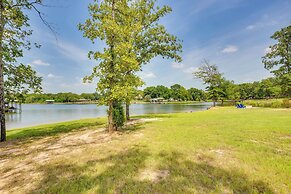 Malakoff Home on Cedar Creek Reservoir w/ Pool!