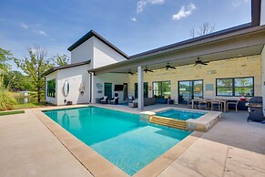 On Cedar Creek Reservoir: Malakoff Home w/ Pool!