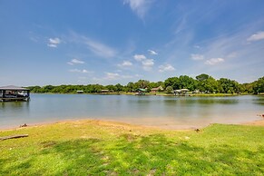 On Cedar Creek Reservoir: Malakoff Home w/ Pool!