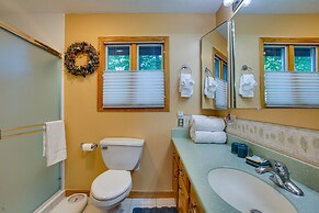 Lakefront Cadillac Retreat w/ Sauna + Boating!