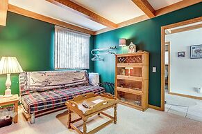 Lakefront Cadillac Retreat w/ Sauna + Boating!