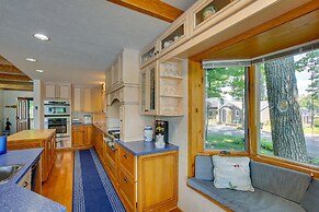 Lakefront Cadillac Retreat w/ Sauna + Boating!