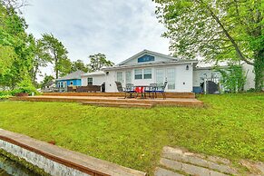 Lakefront Gladwin Vacation Rental w/ Deck & Dock!