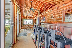 Gladwin Lakefront Cottage w/ Deck, Grill!