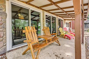 Gladwin Lakefront Cottage w/ Deck, Grill!