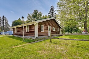 Gladwin Lakefront Cottage w/ Deck, Grill!