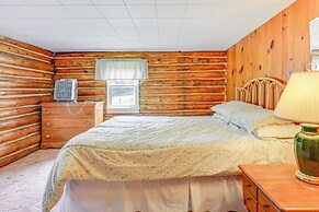 Gladwin Lakefront Cottage w/ Deck, Grill!