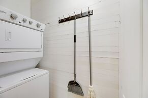 'the Hideaway' Secluded & Spacious Schulenburg Gem