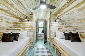 'the Hideaway' Secluded & Spacious Schulenburg Gem