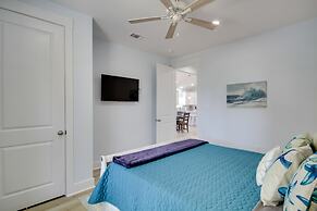 Sunny Gulfport Vacation Rental: Walk to Beaches!