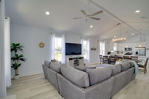 Sunny Gulfport Vacation Rental: Walk to Beaches!