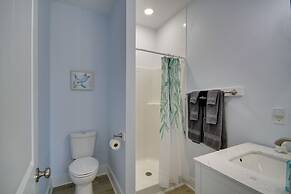 Sunny Gulfport Vacation Rental: Walk to Beaches!