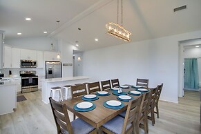 Sunny Gulfport Vacation Rental: Walk to Beaches!