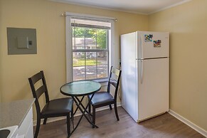 Cozy 3 Oaks Cottage in Gulfport: Close to Beach!