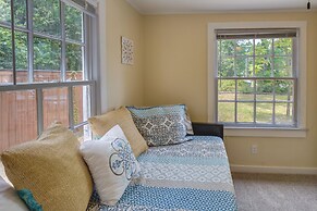 Cozy 3 Oaks Cottage in Gulfport: Close to Beach!