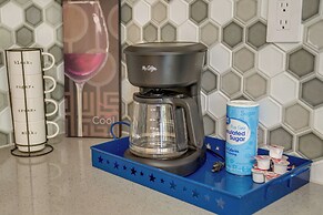 Cozy 3 Oaks Cottage in Gulfport: Close to Beach!