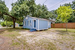 Cozy 3 Oaks Cottage in Gulfport: Close to Beach!