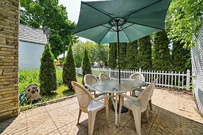 Boyne City Cottage: Walk to Downtown & Lake!