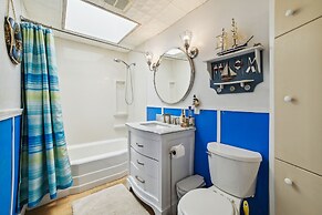 Boyne City Cottage: Walk to Downtown & Lake!