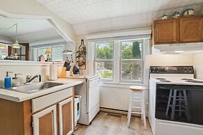 Boyne City Cottage: Walk to Downtown & Lake!