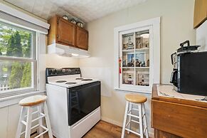 Boyne City Cottage: Walk to Downtown & Lake!