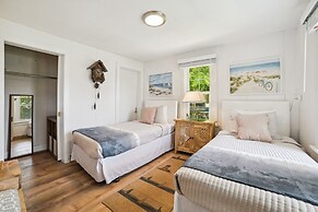 Boyne City Cottage: Walk to Downtown & Lake!