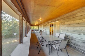 Greers Ferry Hideaway: Lake View, Boat Ramp Access