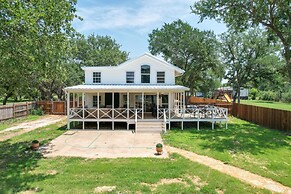Gorgeous Palo Pinto Home w/ Private Hot Tub!
