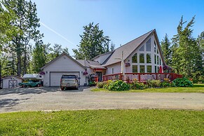 Palmer Getaway w/ Mountain Views & Fire Pit!