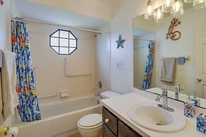 Pet-friendly Sebastian Home: w/ Porch + Lake View!