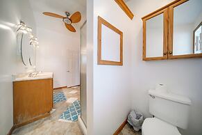 Pet-friendly Lake Erie Cottage - Walk to the Water