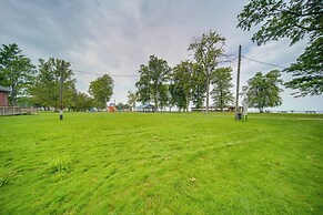 Pet-friendly Lake Erie Cottage - Walk to the Water