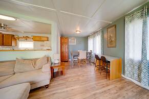 Cozy Geneva Home: Walk to Lake Erie & Main Strip!