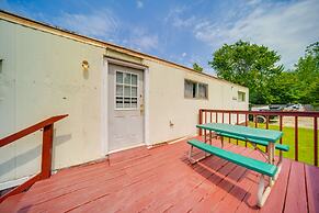 Cozy Geneva Home: Walk to Lake Erie & Main Strip!