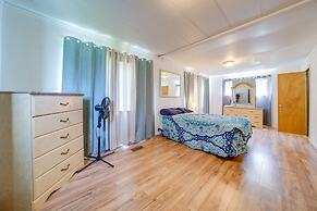 Cozy Geneva Home: Walk to Lake Erie & Main Strip!