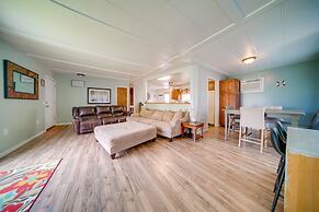 Cozy Geneva Home: Walk to Lake Erie & Main Strip!