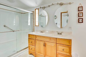 Lakefront Geneva Vacation Rental - Walk to Strip!