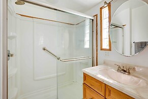 Lakefront Geneva Vacation Rental - Walk to Strip!