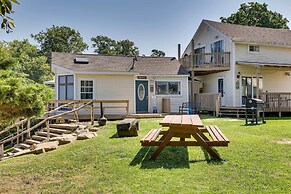 Lakefront Geneva Vacation Rental - Walk to Strip!