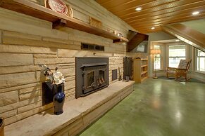 Unique Cotter Getaway w/ Deck & Outdoor Dining!
