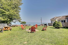 Waterfront Lake Erie Vacation Rental on the Strip!