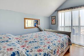 Waterfront Lake Erie Vacation Rental on the Strip!