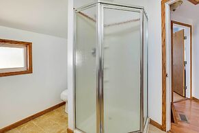 Waterfront Lake Erie Vacation Rental on the Strip!