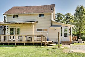 Waterfront Lake Erie Vacation Rental on the Strip!