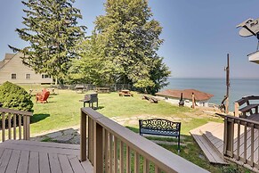 Waterfront Lake Erie Vacation Rental on the Strip!