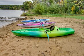 Nisswa Lake Getaway w/ Hot Tub + Kayaks!