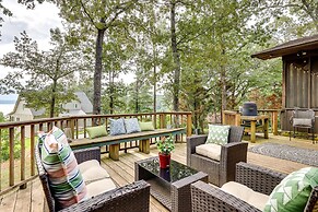 Rustic Iuka Retreat ~ 1/2 Mi to Pickwick Lake!