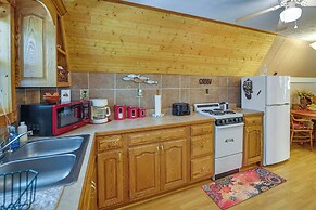 Dog-friendly Home Rental ~ 5 Mi to Cave Run Lake!