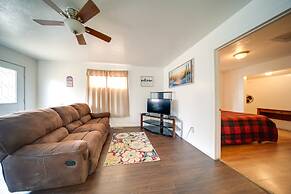 Charming Lake Erie Cottage on Main Strip!