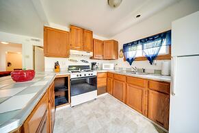 Charming Lake Erie Cottage on Main Strip!